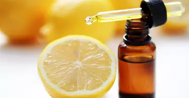 Des huiles essentielles pour soigner ma peau